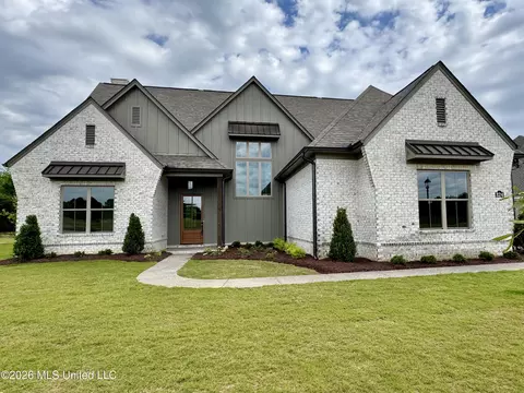 Exterior - 324 Oakworth Dr, Hernando, MS 38632 photo 3 of 15