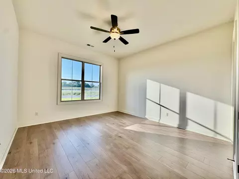 Bedroom - 324 Oakworth Dr, Hernando, MS 38632 photo 1 of 8