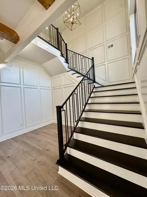 Entry Way - 324 Oakworth Dr, Hernando, MS 38632 photo 2 of 8
