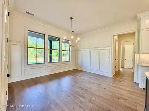 Dining - 324 Oakworth Dr, Hernando, MS 38632 photo 8 of 8