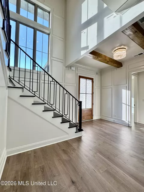Entry Way - 324 Oakworth Dr, Hernando, MS 38632 photo 4 of 8