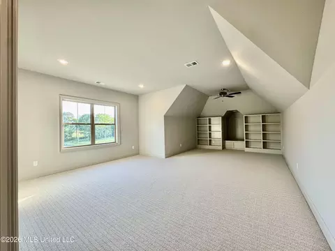 Bedroom - 324 Oakworth Dr, Hernando, MS 38632 photo 5 of 8