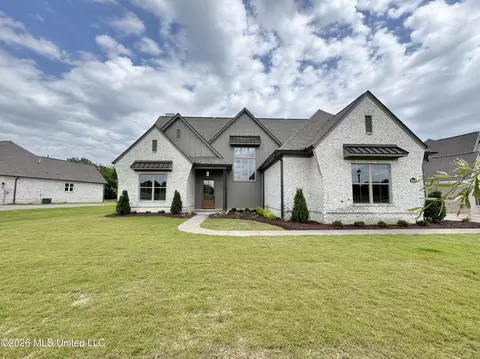 Exterior - 324 Oakworth Dr, Hernando, MS 38632 photo 7 of 15