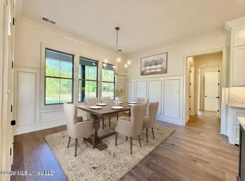 Dining - 324 Oakworth Dr, Hernando, MS 38632 photo 3 of 8