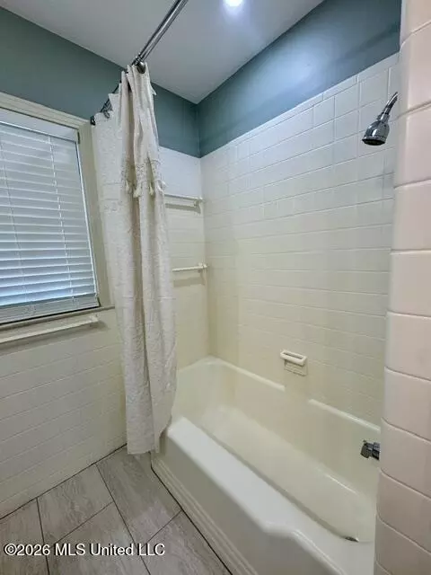 Bath - 104 Dana Rd, Natchez, MS 39120 photo 6 of 7