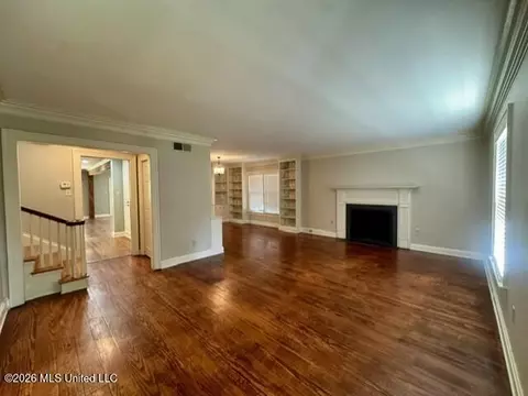 Living - 104 Dana Rd, Natchez, MS 39120 photo 1 of 12