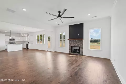 Living - 2255 Livingston Way, Hernando, MS 38632 photo 1 of 4