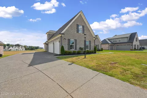 Exterior - 2255 Livingston Way, Hernando, MS 38632 photo 2 of 8