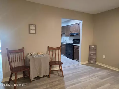 Dining - 242 Highpoint Dr, Diamondhead, MS 39525 photo 1 of 2