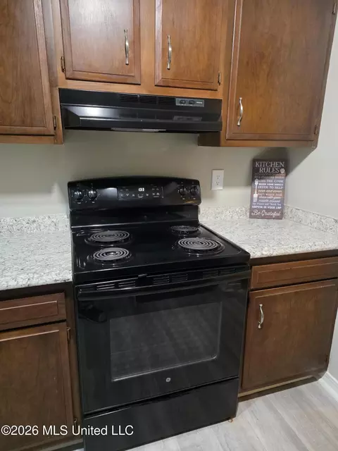 Kitchen - 242 Highpoint Dr, Diamondhead, MS 39525 photo 4 of 4