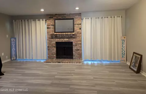 Living - 242 Highpoint Dr, Diamondhead, MS 39525 photo 1 of 4