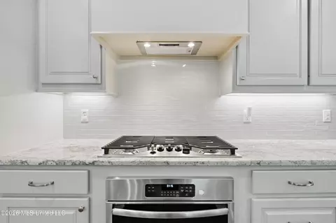 Kitchen - 276 Harris Cir, Madison, MS 39110 photo 1 of 3