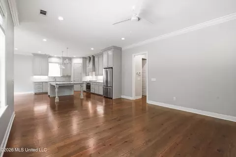 Living - 276 Harris Cir, Madison, MS 39110 photo 3 of 7