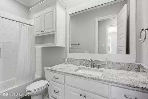 Bath - 276 Harris Cir, Madison, MS 39110 photo 3 of 6