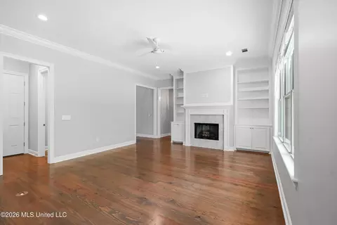 Living - 276 Harris Cir, Madison, MS 39110 photo 5 of 7