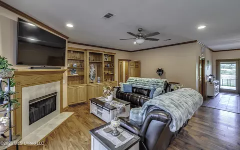 Living - 2865 Seven Springs Rd, Raymond, MS 39154 photo 1 of 2