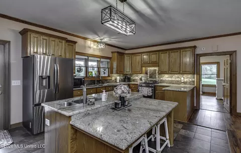 Kitchen - 2865 Seven Springs Rd, Raymond, MS 39154 photo 2 of 7