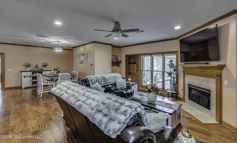 Living - 2865 Seven Springs Rd, Raymond, MS 39154 photo 2 of 2