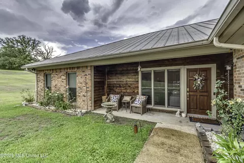 Exterior - 2865 Seven Springs Rd, Raymond, MS 39154 photo 3 of 17