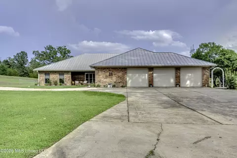 Exterior - 2865 Seven Springs Rd, Raymond, MS 39154 photo 2 of 17