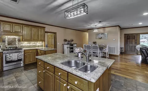 Kitchen - 2865 Seven Springs Rd, Raymond, MS 39154 photo 3 of 7