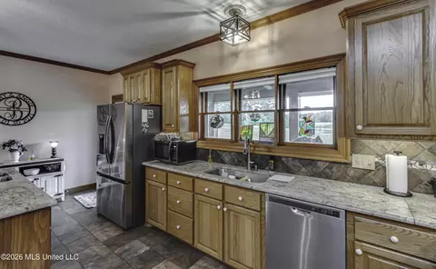 Kitchen - 2865 Seven Springs Rd, Raymond, MS 39154 photo 7 of 7