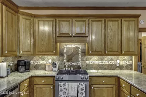Kitchen - 2865 Seven Springs Rd, Raymond, MS 39154 photo 4 of 7