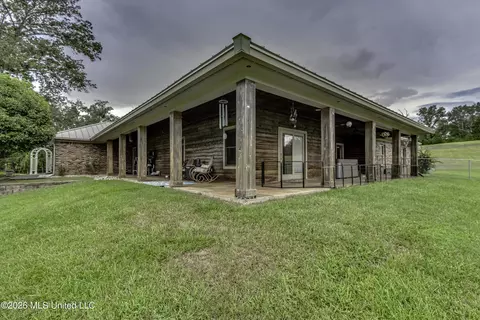 Exterior - 2865 Seven Springs Rd, Raymond, MS 39154 photo 5 of 17