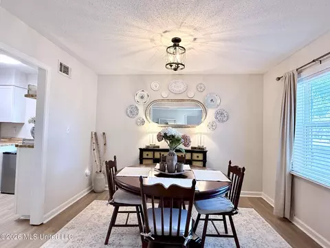 Dining - 262 Sweetbriar Ave, Hernando, MS 38632 photo 1 of 1