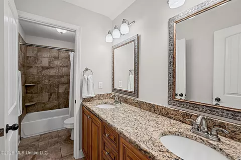 Bath - 2690 Rodeo Way, Nesbit, MS 38651 photo 4 of 4