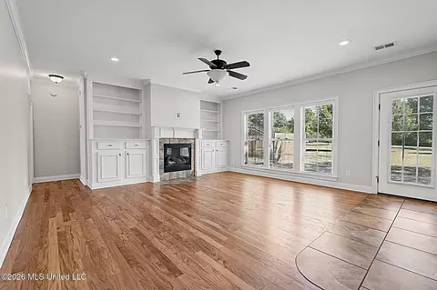 Living - 2690 Rodeo Way, Nesbit, MS 38651 photo 1 of 4