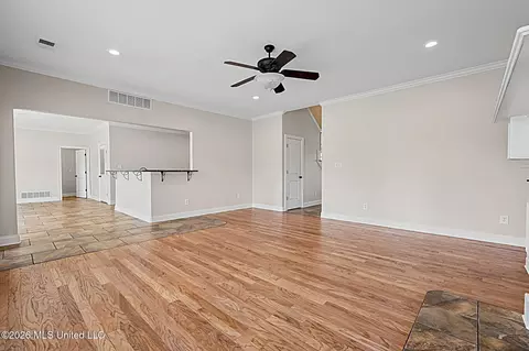 Living - 2690 Rodeo Way, Nesbit, MS 38651 photo 2 of 4