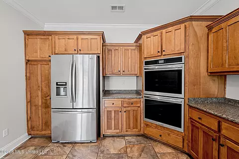 Kitchen - 2690 Rodeo Way, Nesbit, MS 38651 photo 3 of 3