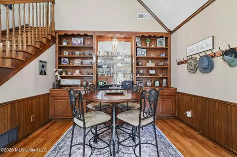Dining - 1601 Holly Springs Rd #R, Hernando, MS 38632 photo 2 of 5