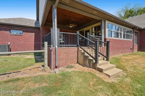 Exterior - 1601 Holly Springs Rd #R, Hernando, MS 38632 photo 9 of 12