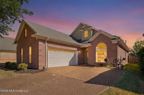 1091 Warwick Pl, Southaven, MS 38671