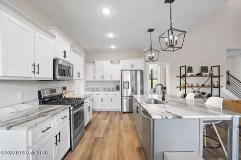 Kitchen - 4887 Bakers Trl, Nesbit, MS 38651 photo 1 of 2