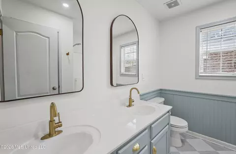Bath - 1005 Tara Dr, Hernando, MS 38632 photo 2 of 2