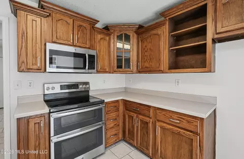 Kitchen - 1005 Tara Dr, Hernando, MS 38632 photo 2 of 3