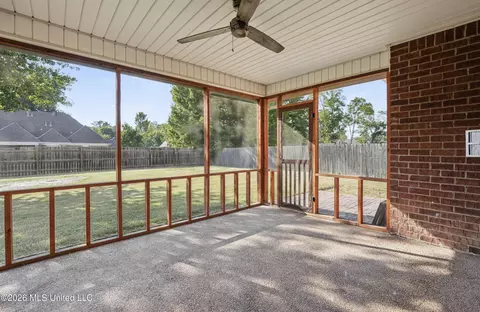 Exterior - 1005 Tara Dr, Hernando, MS 38632 photo 4 of 8