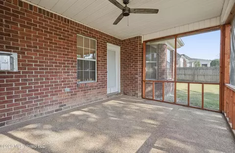 Exterior - 1005 Tara Dr, Hernando, MS 38632 photo 5 of 8