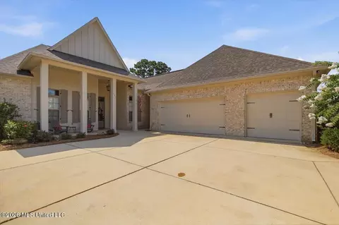 Exterior - 124 Greenway Ln, Madison, MS 39110 photo 2 of 14