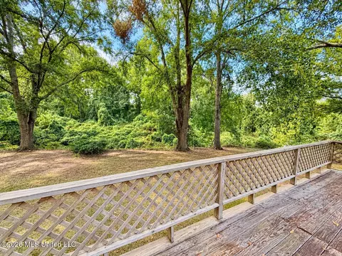 Exterior - 304 Pebblecreek Rd, Grenada, MS 38901 photo 10 of 12