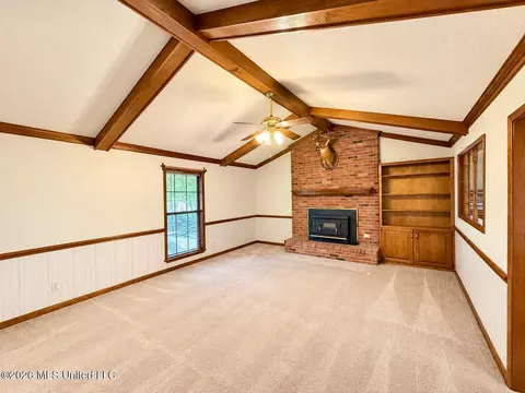Living - 304 Pebblecreek Rd, Grenada, MS 38901 photo 1 of 2