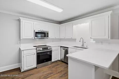 Kitchen - 102 Harvest Cv, Madison, MS 39110 photo 1 of 2