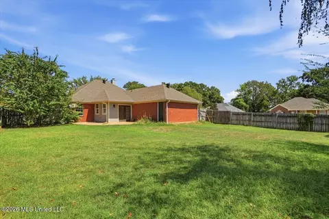 Exterior - 102 Harvest Cv, Madison, MS 39110 photo 4 of 7