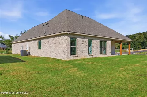 Exterior - 311 Brookfield Cir, Brandon, MS 39042 photo 6 of 6
