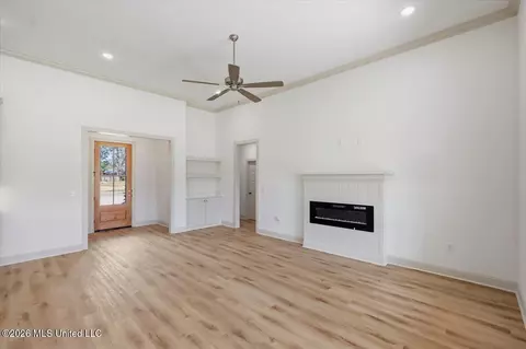 Living - 311 Brookfield Cir, Brandon, MS 39042 photo 2 of 5