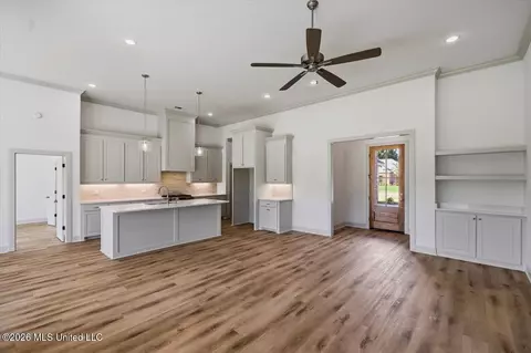 Living - 311 Brookfield Cir, Brandon, MS 39042 photo 3 of 5