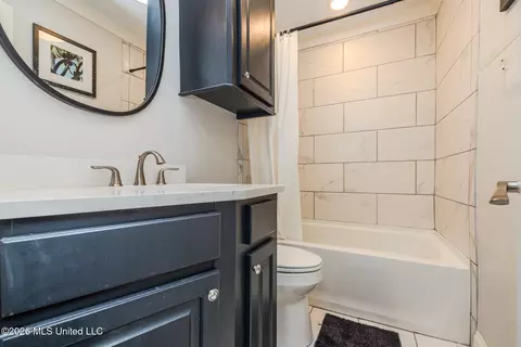 Bath - 1611 Kent Ave, Jackson, MS 39211 photo 1 of 1